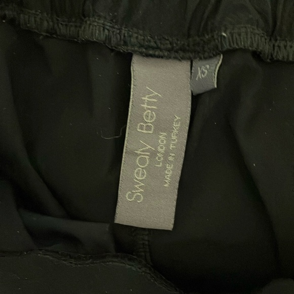 Sweaty Betty Black Zip Ankle Cargo Pockets Jogger Pants - Picture 8 of 9